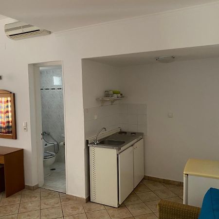 Hotel Damo Питагорио Екстериор снимка