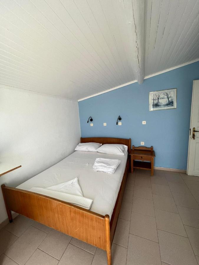 Hotel Damo Питагорио Екстериор снимка