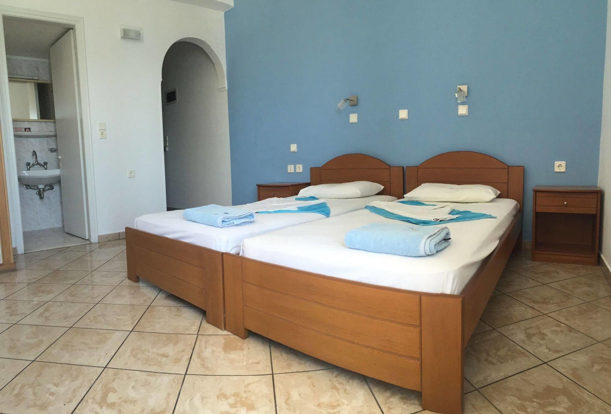 Hotel Damo Питагорио Екстериор снимка